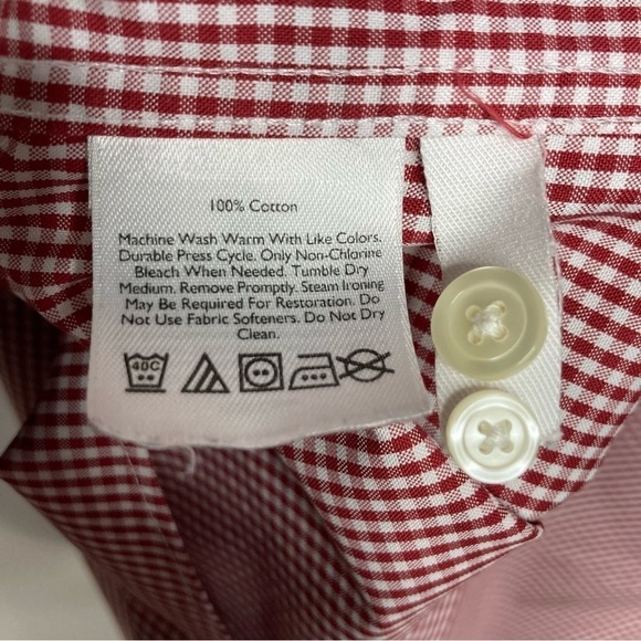 Eddie Bauer wrinkle resistant relaxed fit button down shirt size medium - Picture 5 of 6